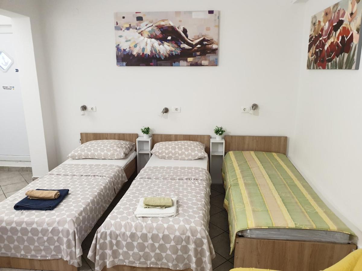 Apartments Viking Split Bagian luar foto
