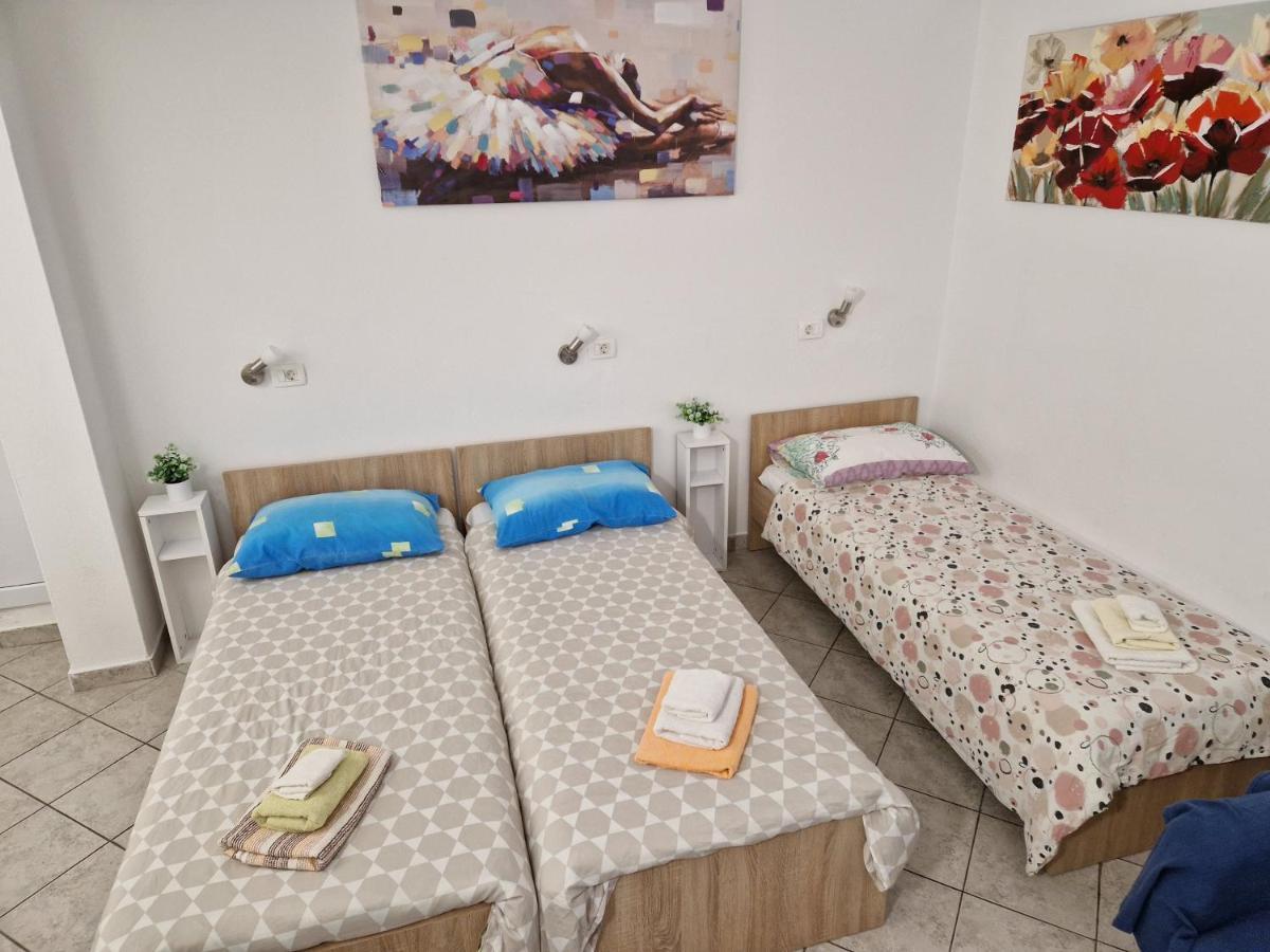 Apartments Viking Split Bagian luar foto
